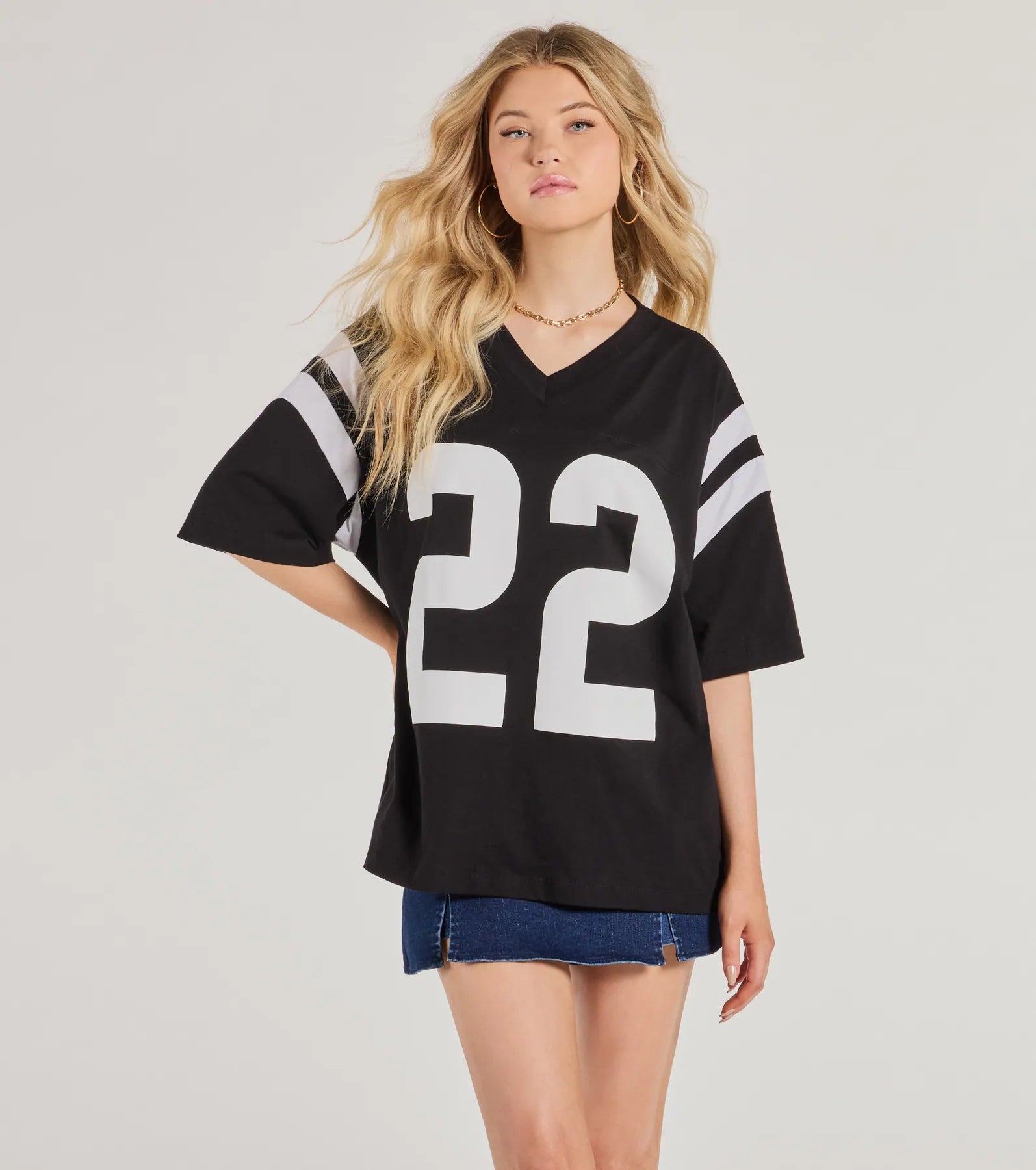 22 Oversized Graphic Tee